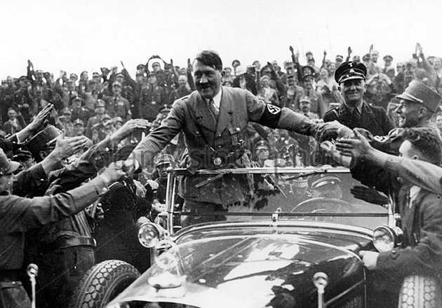 adolf-hitler-at-the-nuremberg-rally-1935