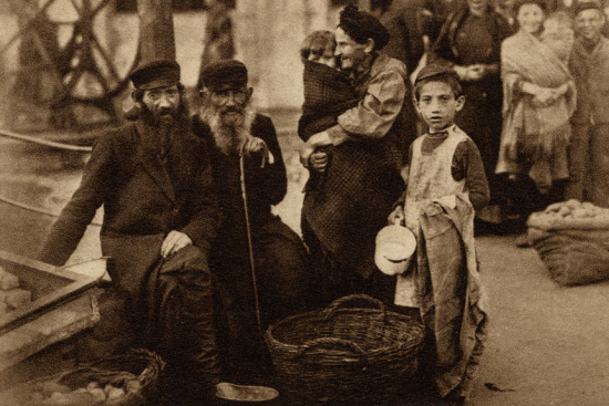 Ukrainian Jewish street life 1919
